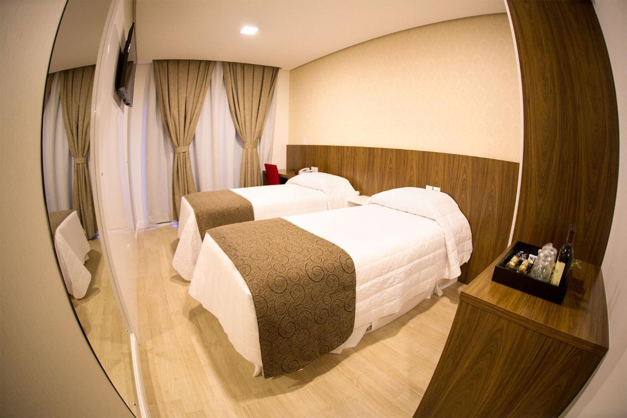 Holiday & Business Hotel - Em Frente Ao Centro De Eventos E Arena Conda Chapecó Chambre photo