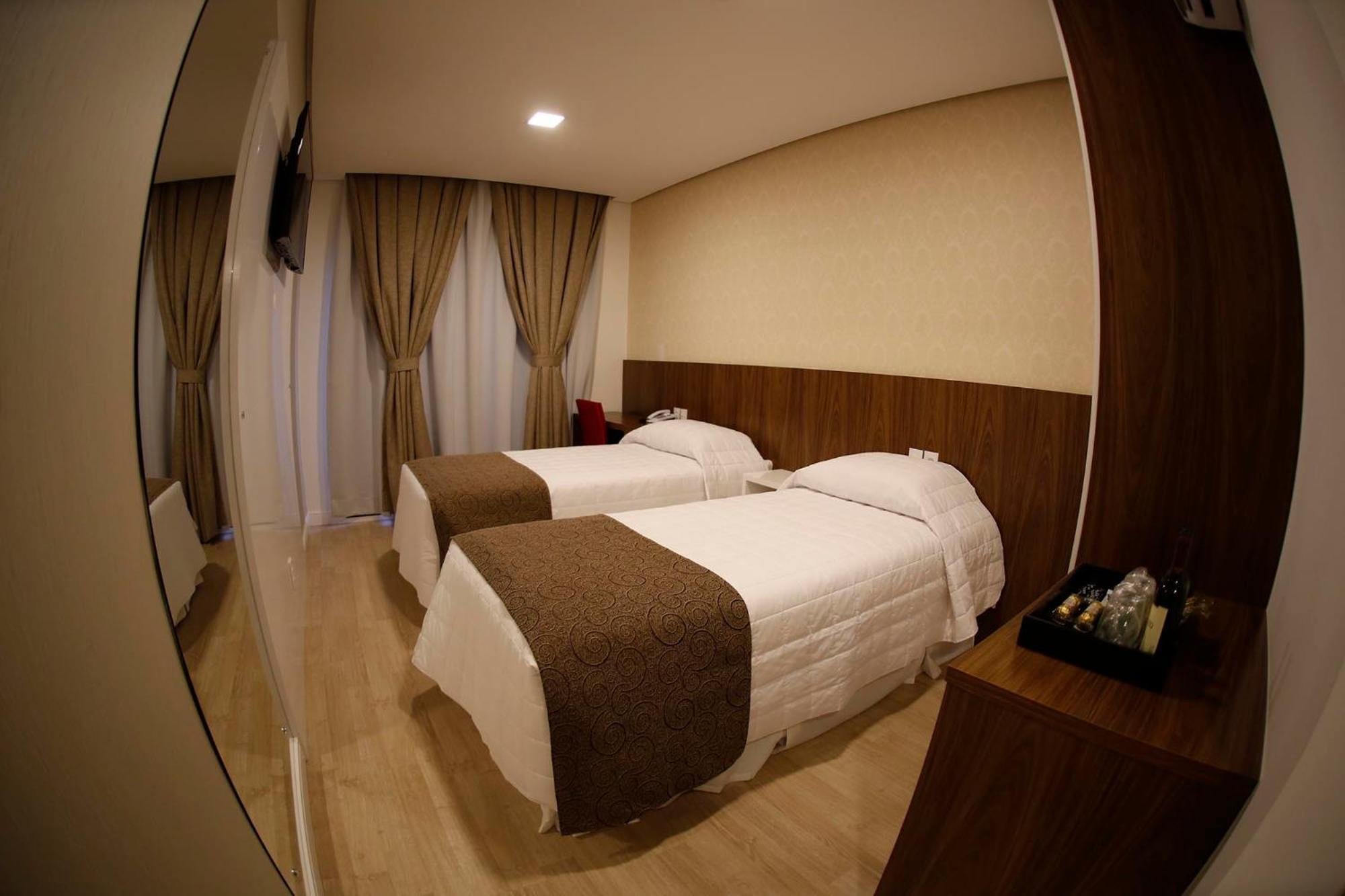 Holiday & Business Hotel - Em Frente Ao Centro De Eventos E Arena Conda Chapecó Chambre photo